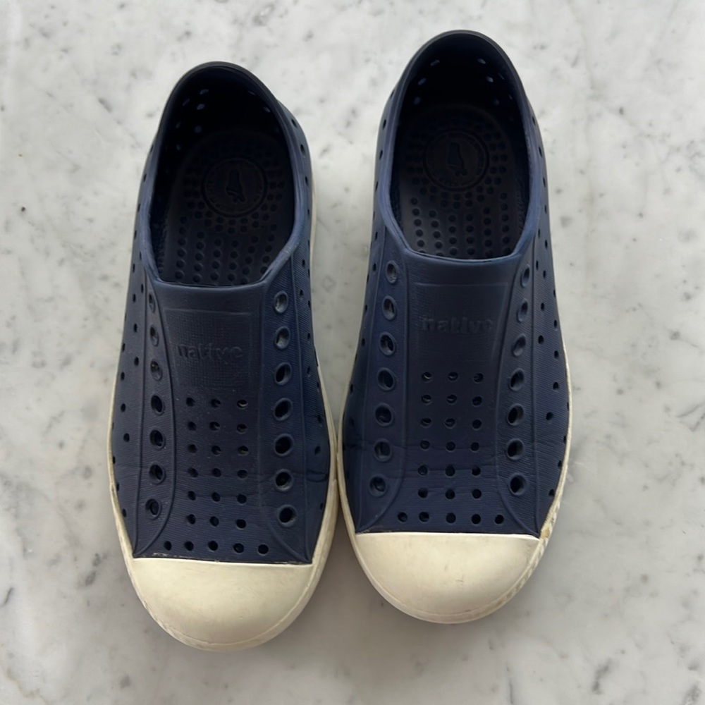 Native Jefferson Shoes Navy Size 11